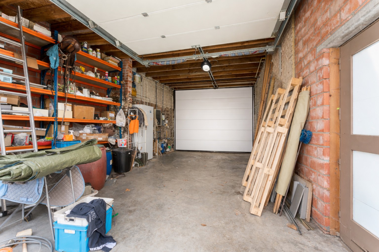 Ruime woning met grote garage en 3 slaapkamers - foto 3