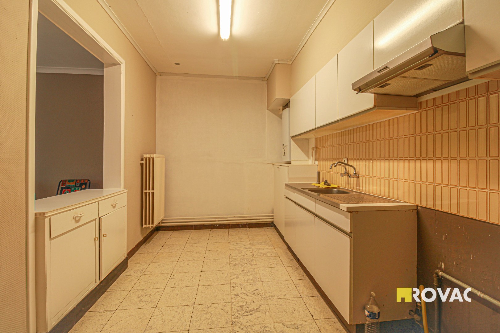 Deels te renoveren appartement met garage! - foto 4