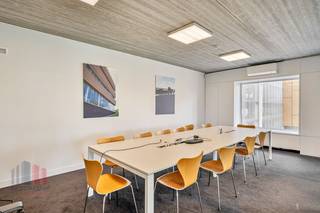 Fantastisch gelegen kantoorruimte van 750 m² te huur op slechts 1 km van de Rijksweg (N16) met een directe verbinding naar de A12 via afrit...