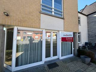 Volledig gerenoveerd gelijkvloers appartement met tuin Dit instapklare, volledig gerenoveerde appartement op het gelijkvloers biedt alle comfort en...