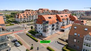 Dit appartement met smaakvolle afwerking is gelegen op een fantastische locatie. Op wandelafsand van de jachthaven en op een boogscheut van het...