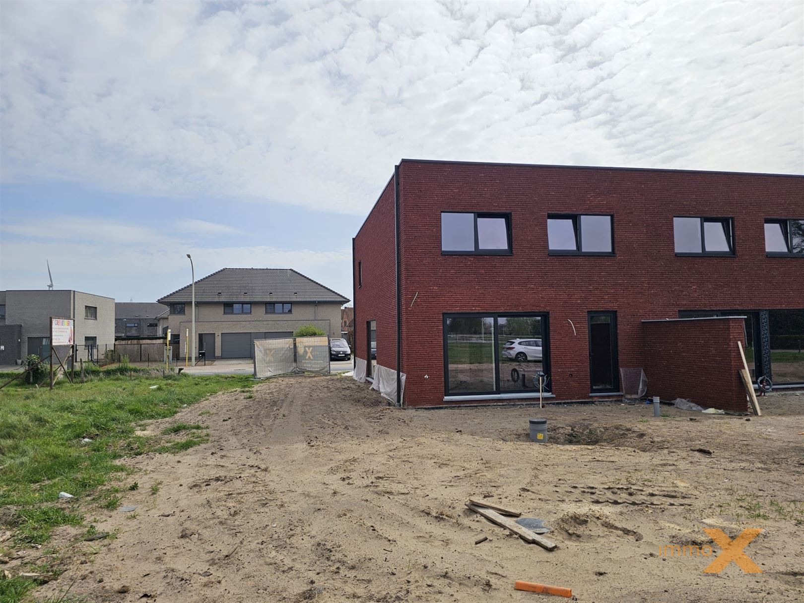STIJLVOLLE MODERNE NIEUWBOUW MET GARAGE - foto 2
