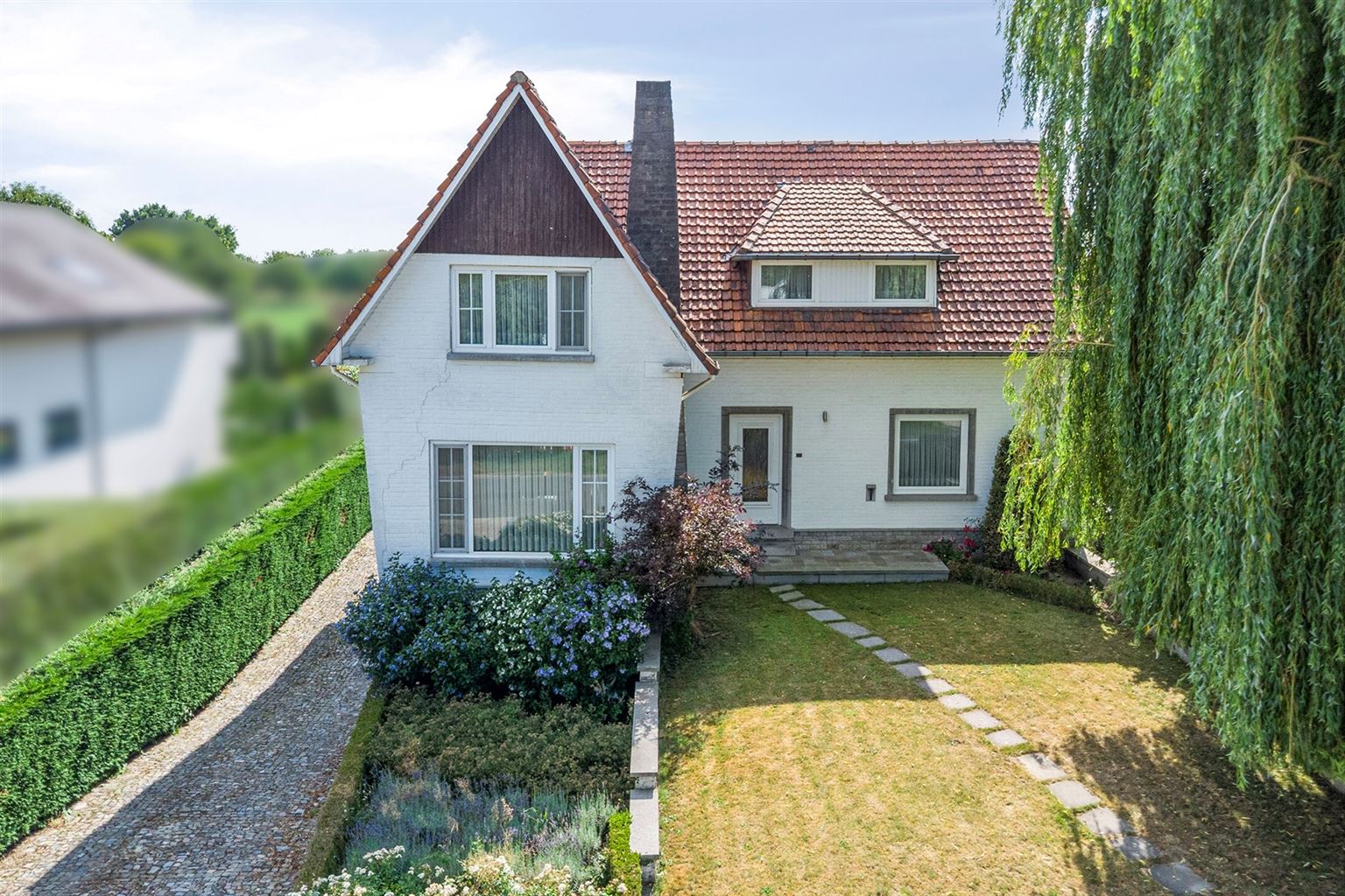 Uniek perceel van 11a42ca met woning en achterliggende loods op toplocatie in Aldeneik – Maaseik.  - foto 2