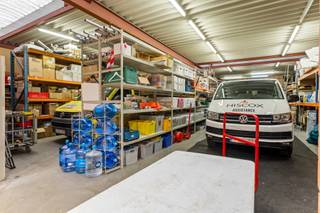 Are you looking for an opportunity to effortlessly combine living and working? Then you’ve come to the right place! This property with a warehouse...