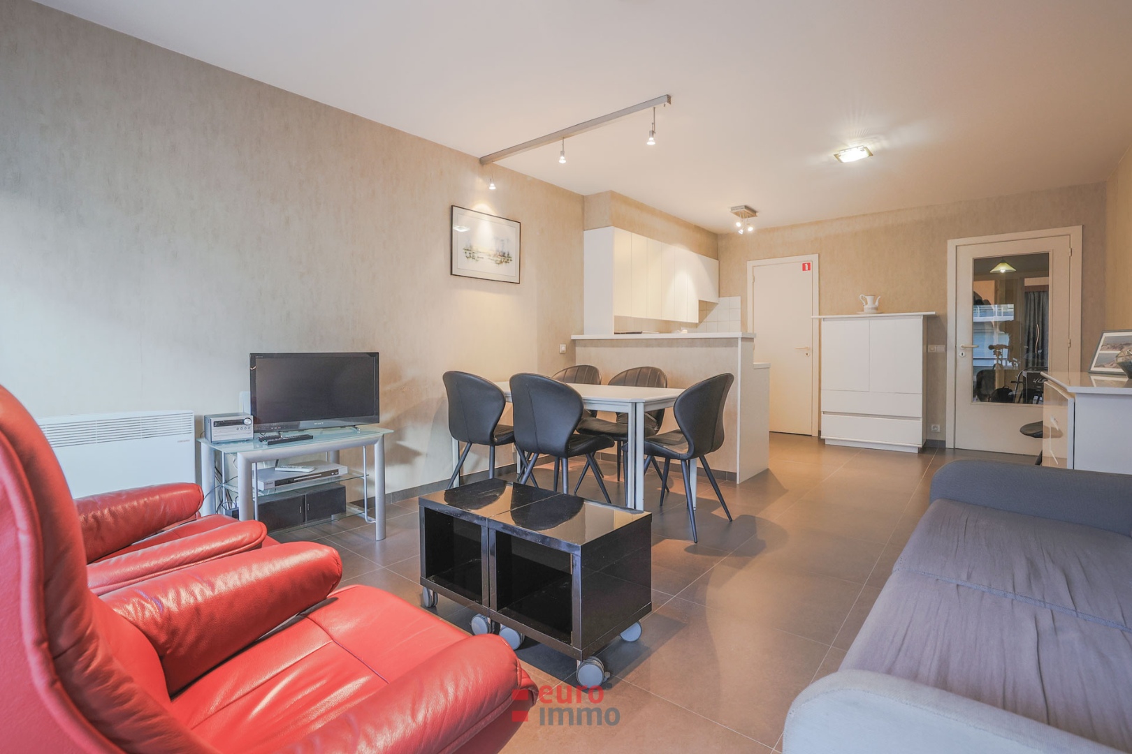 Appartement orienté sud-ouest avec 2 chambres à coucher ! - photo 2