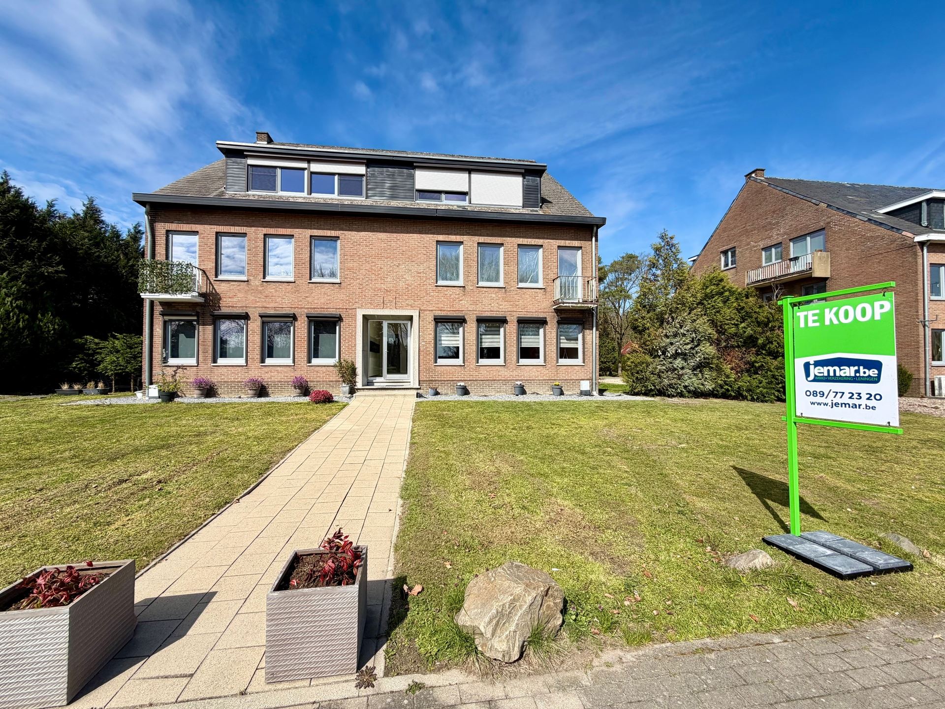 Ruim gelijkvloers appartement met 3 slaapkamers. - foto 2