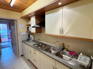 Ruim appartement met zeezicht op topliggingDit lichtrijke appartement met lift geniet van open zicht op zee en ligt op slechts ± 50 m van het strand...