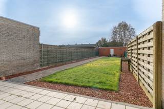 Zeer gunstig gelegen woning met 3 slpks en dubbele garageEPC B I asbestveilig I 3 slpksGunstig gelegen aan de grens Beerse - Vosselaar in een rustige...