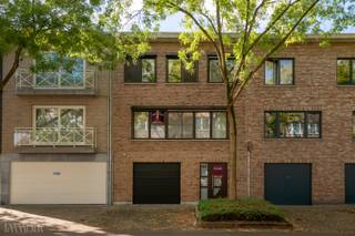 OPNIEUW TE KOOP WEGENS WEIGERING VAN HET KREDIET DOOR DE VORIGE KOPER.In het bruisende centrum van Brasschaat, op wandelafstand van winkels,...