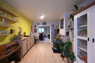 <p><span>- Op <span>www.koosi.be</span></span><span> kan u een uitgebreide omschrijving van dit eigendom terugvinden - <br /><br /></span><span>Welkom in de </span><span>Melgesdreef 93</span><span>! Deze leuke woning is met zijn </span><span>213m² </span><span>bewoonbare oppervlakte zeker ruim te noemen.<br />Je vindt er o.a. een lichtrijke leefruimte (±36 m²) met aansluitende eetplaats en volledig uitgeruste keuken (24 m²), een ruime master-bedroom met dressing, een badkamer met ligbad én douche, en zowel boven als beneden mogelijkheden voor extra slaapkamers. <br />Buiten kan je genieten van een zuidwestgerichte tuin.<br />Ideaal voor gezinnen of voor wie een ruime woning met veel mogelijkheden zoekt.</span></p><p><span>- Interesse? Plan snel een bezoek in via <span>stef@koosi.be</span></span><span> - </span></p>