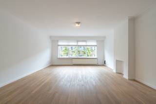 Lichtrijke duplex met tuin in Zurenborg-- Mogelijkheid tot aankoop parking --Deze geweldige duplex bevindt zich in het hart van Zurenborg: een...