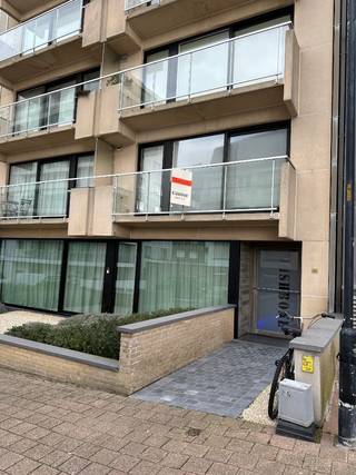 In Residentie Wishbone in Duinbergen bevindt zich dit volledig gemeubelde appartement met een prachtig lateraal zeezicht, op slechts enkele...