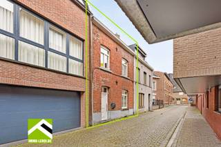 Deze woning bevindt zich tussen het stadscentrum en het station in een rustig, verkeersarm straatje.In 2018 werd de woning aangepast en voorzien van...