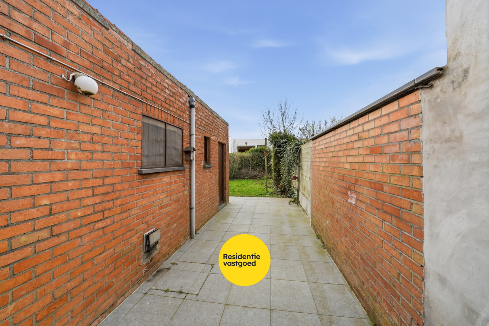 Te renoveren woning met 3 slaapkamers en tuin in Zandvoorde (Oostende) - foto 3