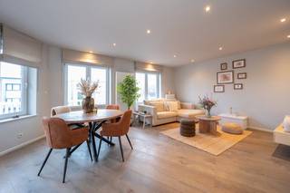 Op een steenworp van de jachthaven in Blankenberge vinden we dit instapklare appartement te koop. Het appartement onderscheidt zich direct door...