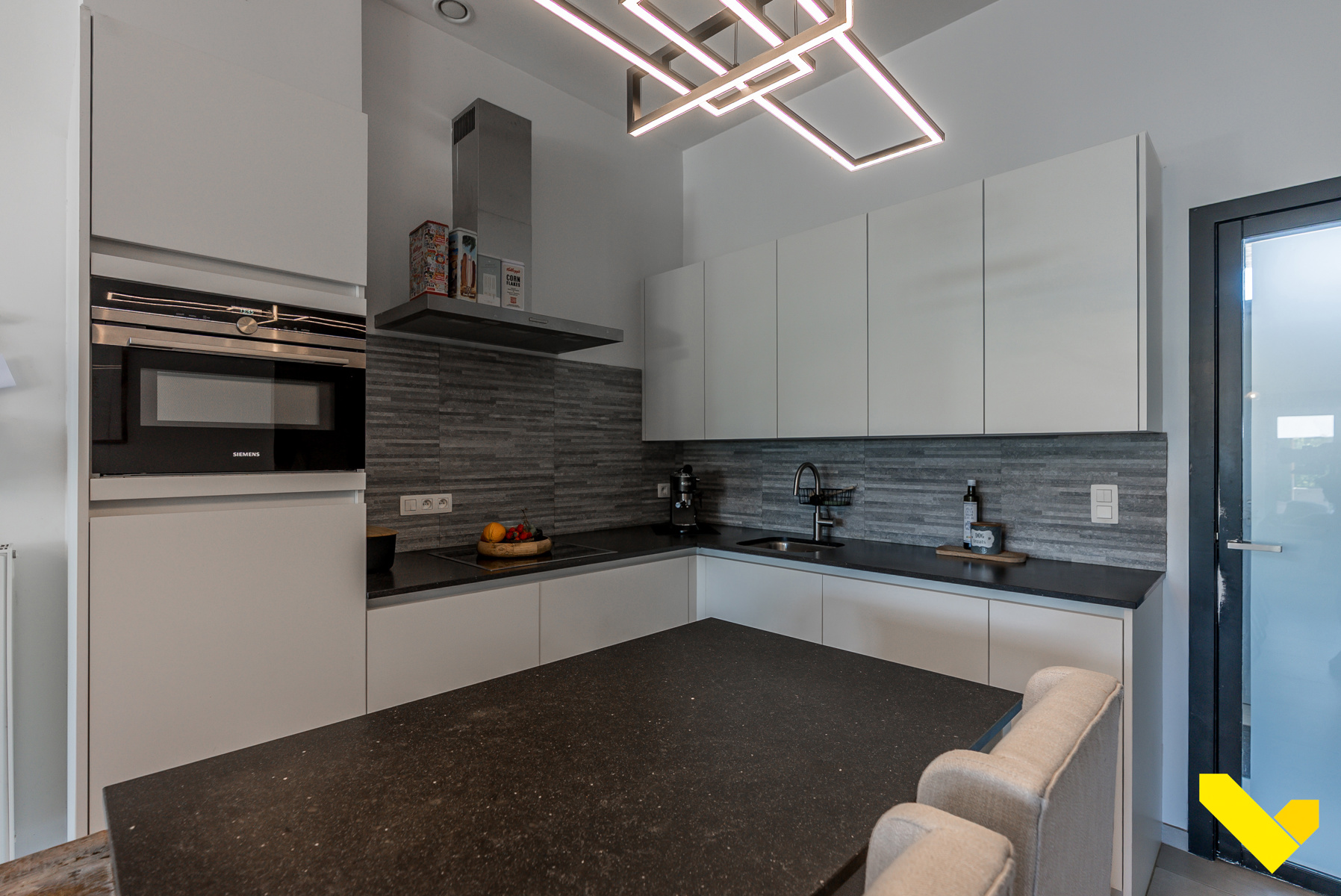Jonge instapklare woning met 4 slaapkamers - foto 4