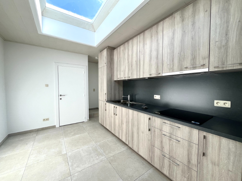 GERENOVEERD EENSLAAPKAMERAPPARTEMENT TE HUUR - foto 5