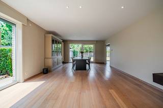 Roeselare :  Exclusieve villa in rustige wijk De Gotelaar – 300 m² pure luxe op 657 m² grond.In de rustige, residentiële wijk De Gotelaar in...