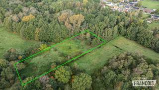 Ruim weiland in Tremelo | TE KOOP<br /><br />Op zoek naar een mooi stuk weiland op een landelijke locatie? In de Veldonkstraat in Tremelo bevindt zich dit ruime perceel van 61a25ca, waar rust en open ruimte centraal staan.<br /><br />Dit uitgestrekte weiland biedt een aangename landelijke omgeving en geniet van een ligging vlak bij het centrum van Tremelo. De combinatie van de open ruimte en de nabijheid van het centrum maakt dit perceel het ontdekken waard. Wie op zoek is naar weiland te koop in Tremelo, vindt hier een interessante eigendom in een groene omgeving.<br /><br />Interesse in dit perceel in de Veldonkstraat? Neem contact op met Immo Francois en ontdek de mogelijkheden tijdens een bezoek. Ons team is actief in Tremelo, Keerbergen, Haacht, Rotselaar, Wezemaal, Wilsele, Holsbeek, Kessel-Lo, Leuven en Herent en begeleidt je graag met persoonlijk advies.<br /><br />Denk je eraan om je eigen woning te verkopen? Contacteer Pieter van Immo Francois in Rotselaar voor een vrijblijvende, gratis schatting via rotselaar@immofrancois.be.<br /><br />