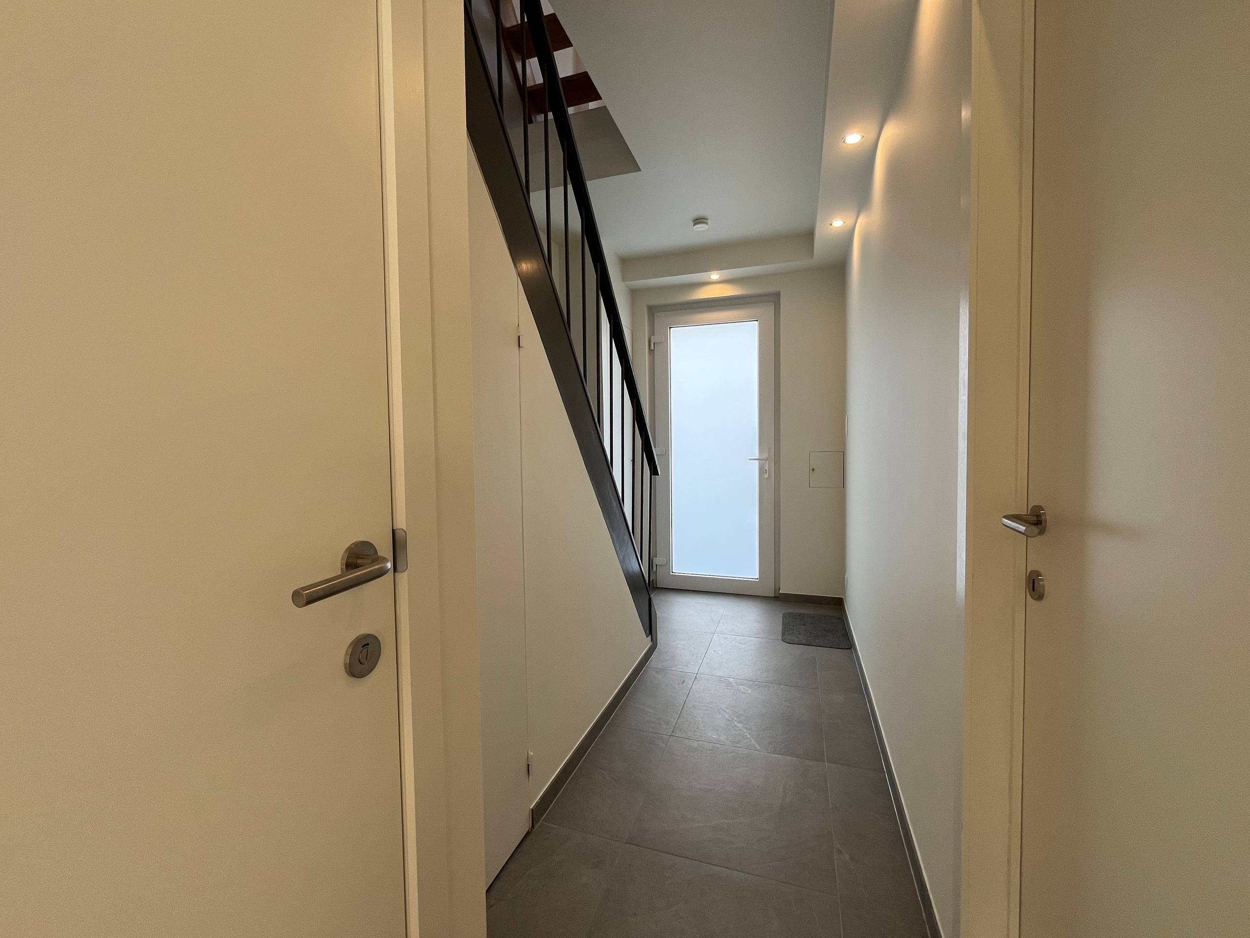Gerenoveerd en energiezuinig huis met vier slaapkamers en tuin - foto 4