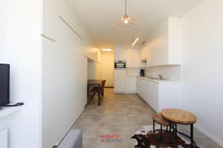 Centraal gelegen studio in Nieuwpoort - Bad te koop.<br /><br />Deze studio is momenteel verhuurd aan een vaste bewoner waardoor het een prima investering is.<br /><br />Ze werd gerenoveerd en beschikt daardoor over alle comfort. <br /><br />Bent u op zoek naar een pied-à-terre in Nieuwpoort, dan is dit misschien wel dé kans! <br /><br />EPC: 239.