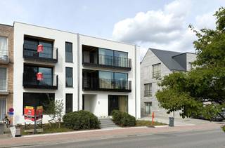 Dit appartement voldoet aan alle hedendaagse en toekomstige energie normen (i.e. zonnepanelen, vloerverwarming met warmtepomp).Is gelegen op...