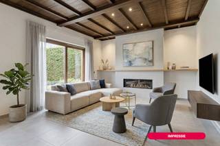 Dit vrijstaand huis langs de Antoon Verhulststraat biedt de unieke kans om jouw droomhuis te creëren in een rustige, doodlopende straat, terwijl...