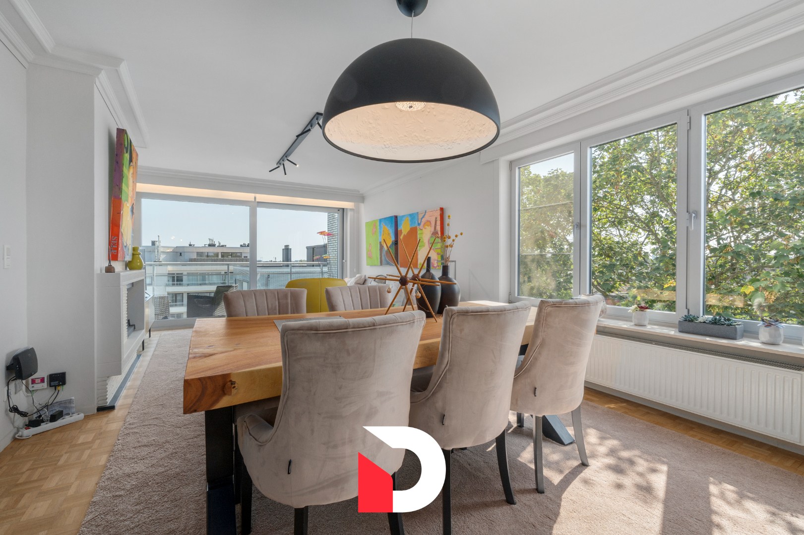 Schitterend gerenoveerd en uiterst aangenaam hoekappartement met 3 slaapkamers op een toplocatie te Sint-Andries (Sint-Baafs). - foto 1