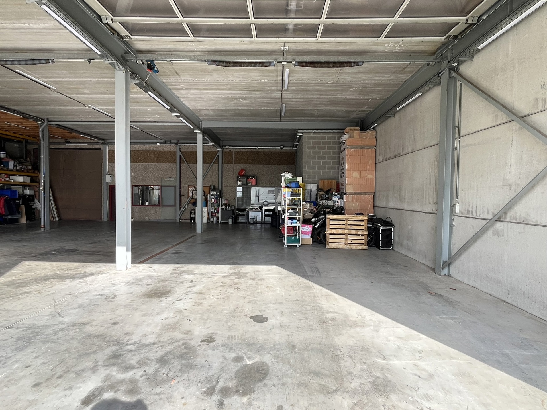 Magazijn mét ruimte buitenopslag te huur in Aalst - foto 3