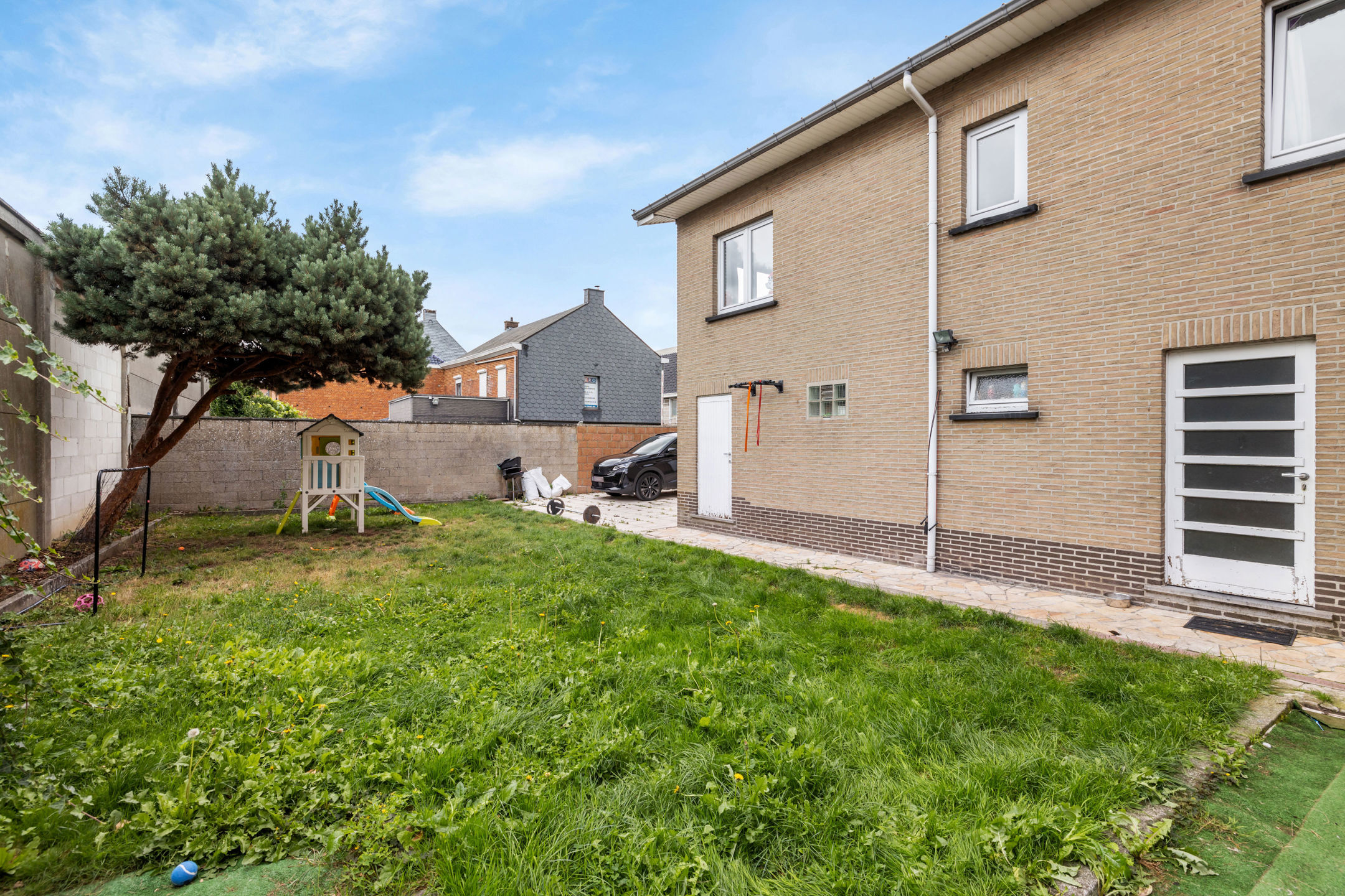 Bel-etage met 3 garages en tuin in het centrum van Bever - foto 2