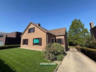 KelderGarageKelderWashokGelijkvloersTuinInkomhalOppervlakte: 15,0m²BureauOppervlakte: 7,3m²LivingOppervlakte: 37,6m²TerrasKeukenOppervlakte:...