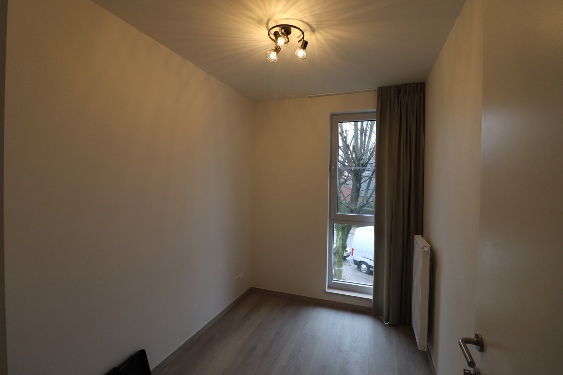 2-Slaapkamer-appartement (BEN) op de 1ste verdieping met lift, terras, ondergrondse autostaanplaats en kelderberging. - foto 5