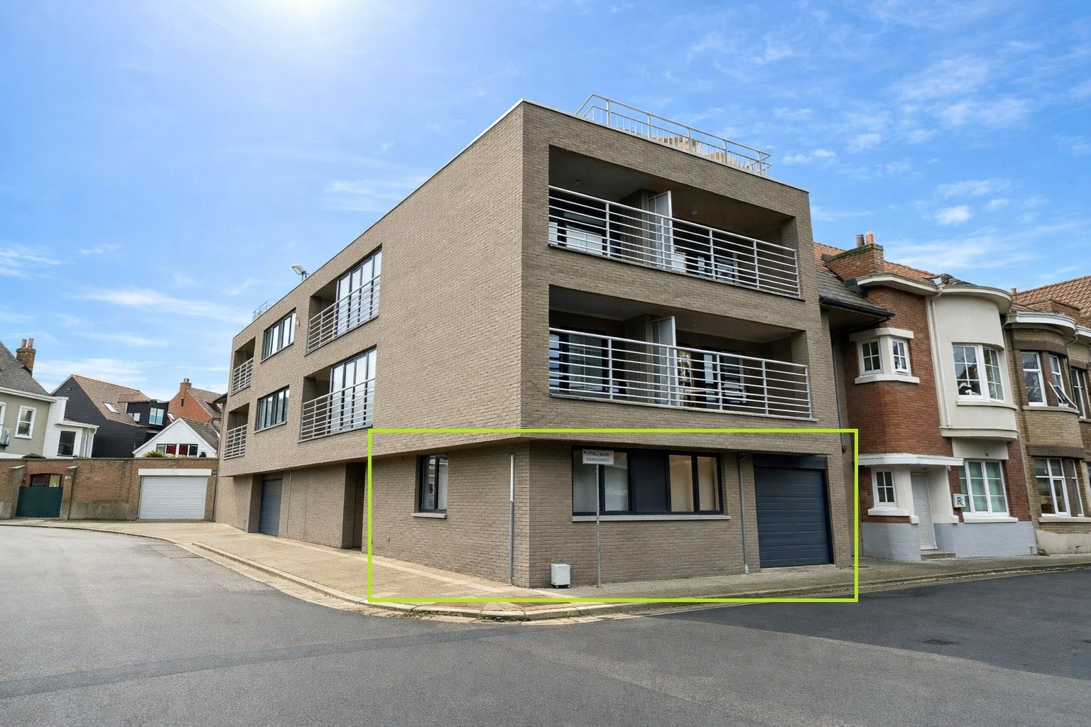 PERFECT ONDERHOUDEN GELIJKVLOERS APPARTEMENT (BJ 2009) MET GARAGE!!! - foto 2