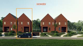 Met trots bieden wij u deze prachtige halfopen nieuwbouwwoning aan in het project “ElsenPOORT”, gelegen in het groene hart van Haasrode. Deze architecturale parel met een bewoonbare oppervlakte 270m<sup>2</sup> wordt gebouwd met eerstekeuze bouwmaterialen en energiebesparende maatregelen. De woning wordt uitgerust om te voldoen aan de hedendaagse noden van haar toekomstige bewoners, zoals zonnepanelen, regenwaterrecuperatie en ventilatiesysteem D. Daarnaast beschikt de woning over vloerverwarming, aangedreven door een geothermische warmtepomp (met passieve koeling), wat zorgt voor een aangenaam, energie-efficiënt en kostenbesparend binnenklimaat, het hele jaar door. De urban villa heeft een eigen terras en tuin, omringd door een groen parkgebied, exclusief toegankelijk voor de bewoners van “ElsenPOORT”. De gelijkvloerse verdieping omvat een leef- en woonruimte met open keuken, die naadloos overgaat in de buitenruimte. Op de bovenverdiepingen bevinden zich vier slaapkamers, een badkamer, een apart toilet en een zolderruimte voor extra opbergruimte of tot 2 bijkomende slaapkamers.De woning beschikt over een privé-oprit en twee autostaanplaatsen in de ondergrondse garage. Een extra pluspunt zijn de ruime afwerkingsbudgetten, waarmee u volledige vrijheid heeft om de woning naar eigen smaak af te werken. Wilt u de eerste bewoner zijn van deze gloednieuwe woning? Interesse? 016 22 82 22 of info@homies.be