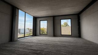 Ontdek het gloednieuwe KMO-project Gruuthuse in Oostkamp.<br /><br />Dit modern bedrijvenproject bevindt zich op een strategische locatie in het hart van West-Vlaanderen. <br />De laatste afwerkingswerken zijn volop aan de gang. <br />Ideaal voor ondernemingen die nood hebben aan extra ruimte of op zoek zijn naar een interessante investering.<br />De kmo-units in Oostkamp bevinden zich op een uitstekende locatie in de nabijheid van de grote steden zoals Brugge en Gent , waardoor ze kunnen bijdragen aan een bloeiende economische omgeving die tal van zakelijke kansen bieden.<br /><br /><br />Troeven: <br />* Toplocatie nabij Brugge en Gent - vlotte verbinding met de E40 en E403 <br />* Duurzame BEN gebouwen <br />* Casco oplevering met een oppervlakte van 1043,46 m²<br />* Aparte kantoorruimte<br />* Vrije hoogte van 10 meter<br />* 2 verdiepen<br />* Mogelijkheid tot diverse optiepakketten<br />* 5 parkeerplaatsen<br />* Industriële, gepolierde gewapende betonvloer<br />* Lichtstraat in meerwandige polycarbonaatplaten met aluminium profielen<br />* Aluminium schrijnwerk met elektronische sectionale poort<br /><br />Onmiddellijk beschikbaar of beschikbaar op zeer korte termijn!<br /><br />Interesse?<br />Contacteer Simon via 0498 12 37 08 of mail naar simon@vicusvastgoed.be