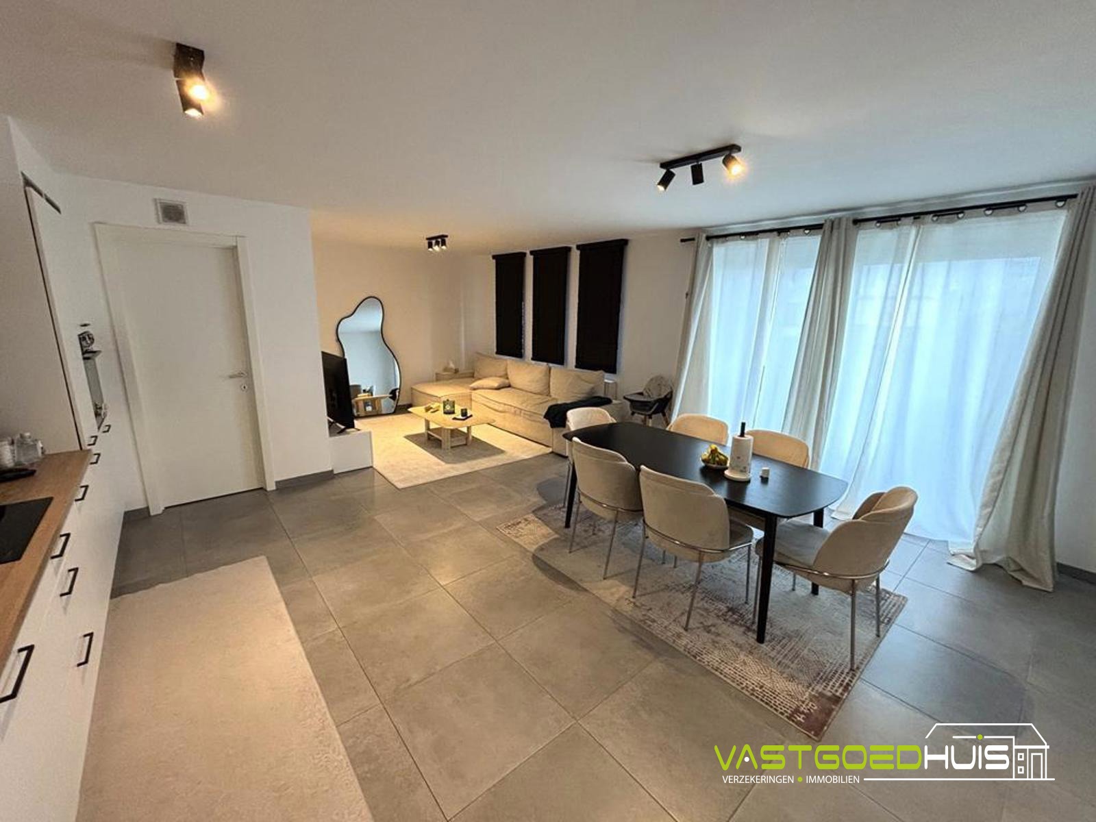 Appartement met 2 slaapkamers, terras en autostaanplaats! - foto 5