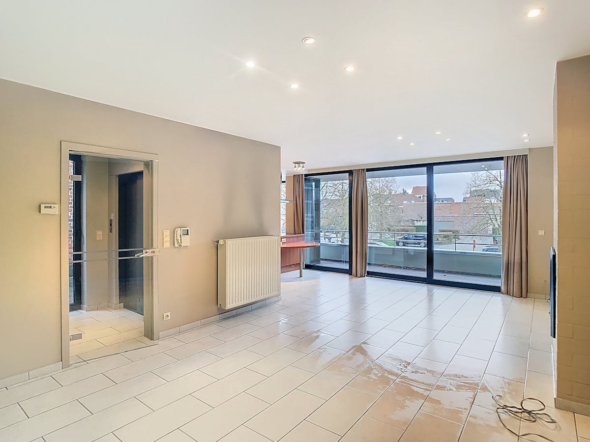 Appartement au premier étage avec ascenseur et garage dans le centre de Poperinge - photo 5