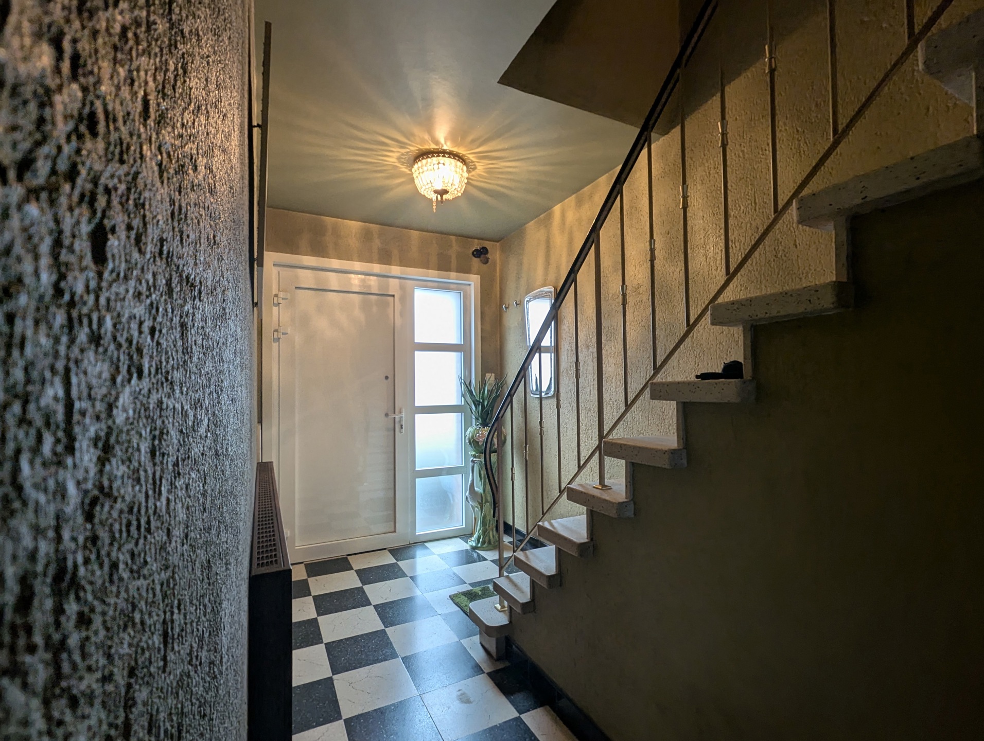 Ruime woning met zongerichte tuin te koop. Centrum De Panne aan zee. - foto 3