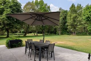 Energiezuinige villa met 5 slk, 3 badk en zwemvijver op een uniek perceel (17.106m²) te Grobbendonk.Algemeen:- Energiezuinige, gerenoveerde villa-...