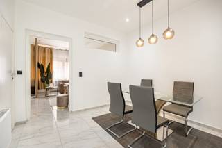 Recent gerenoveerde woning met drie slaapkamers en garage te Elewijt Deze gerenoveerde woning met drie slaapkamers en de mogelijkheid tot nog twee...