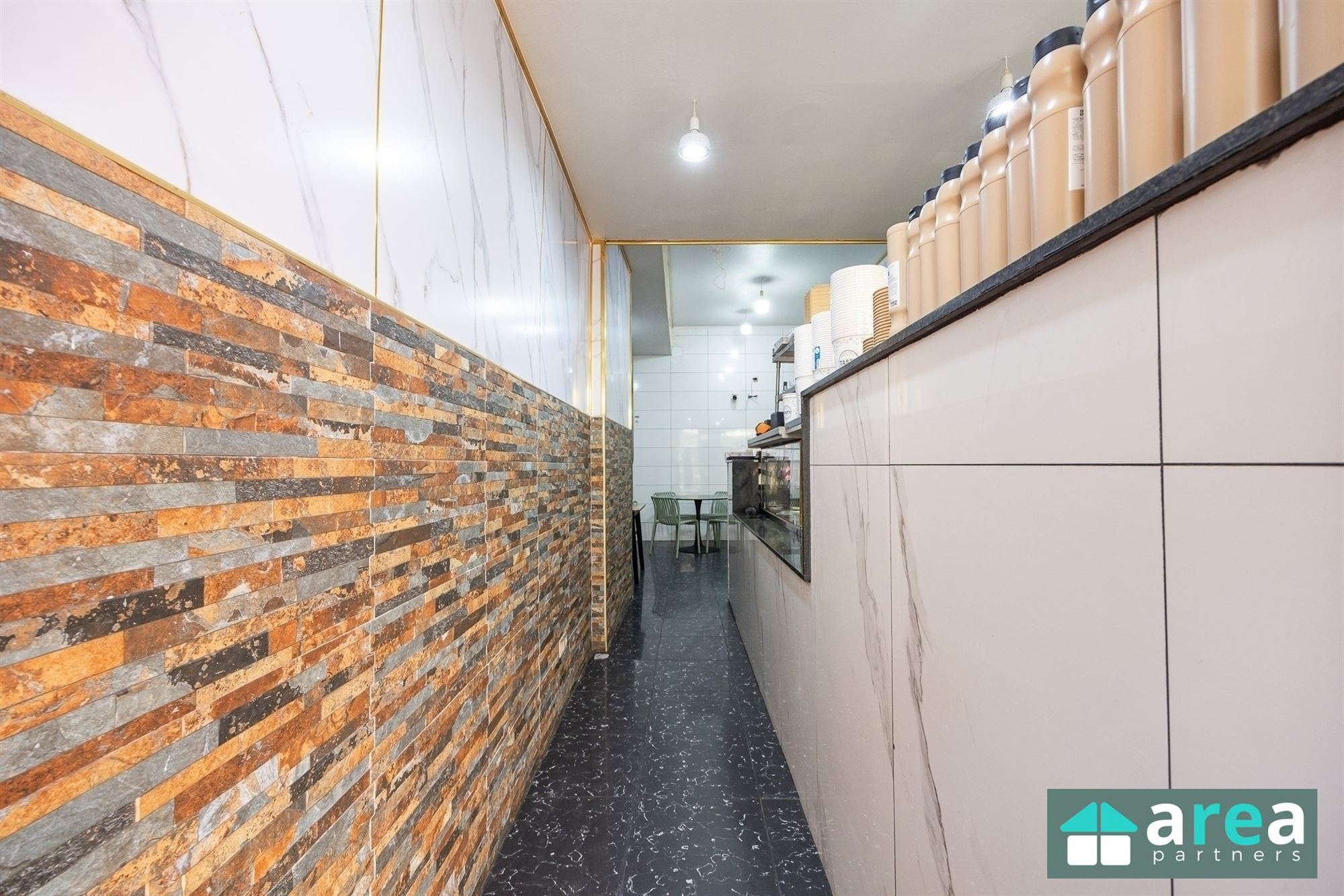 Commercial à vendre à Anvers avec 6 chambres - photo 3