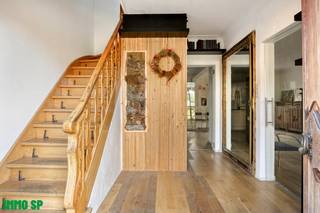 Instapklare woning in de dorpskern van Westmeerbeek.De woning werd volledig energetisch gerenoveerd en bevindt zich in goede staat van onderhoud. Bij...