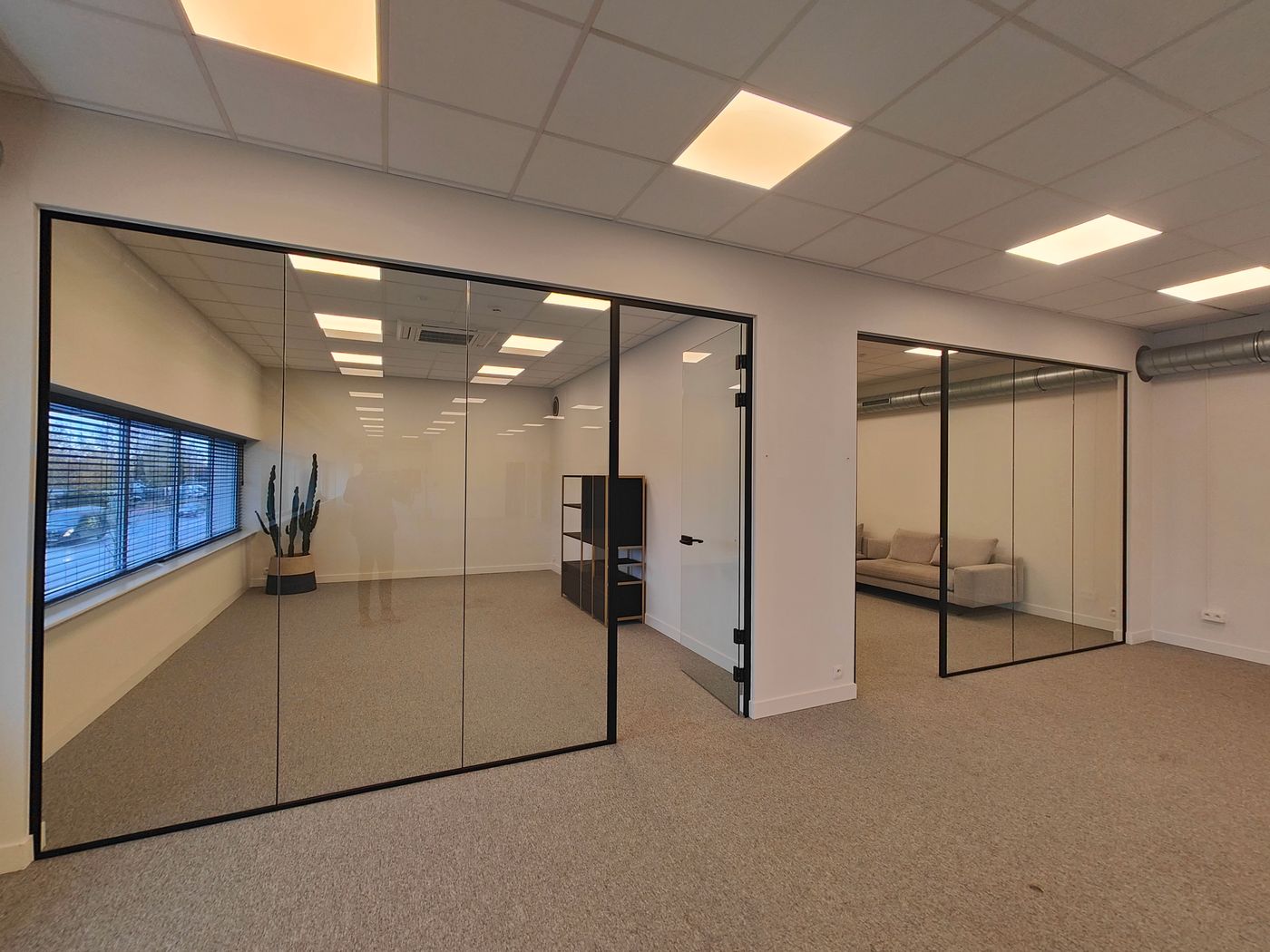 Instapklaar kantoor +/- 240 m² te koop in de Pathoekeweg te Brugge - photo 4