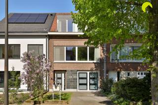 KIJKDAG OP ZATERDAG 9 MEI - vooraf inschrijven verplicht: 03.449.42.41 - hallo@habicom.beBiedingen zijn mogelijk tot maandag 18u. Deze charmante...