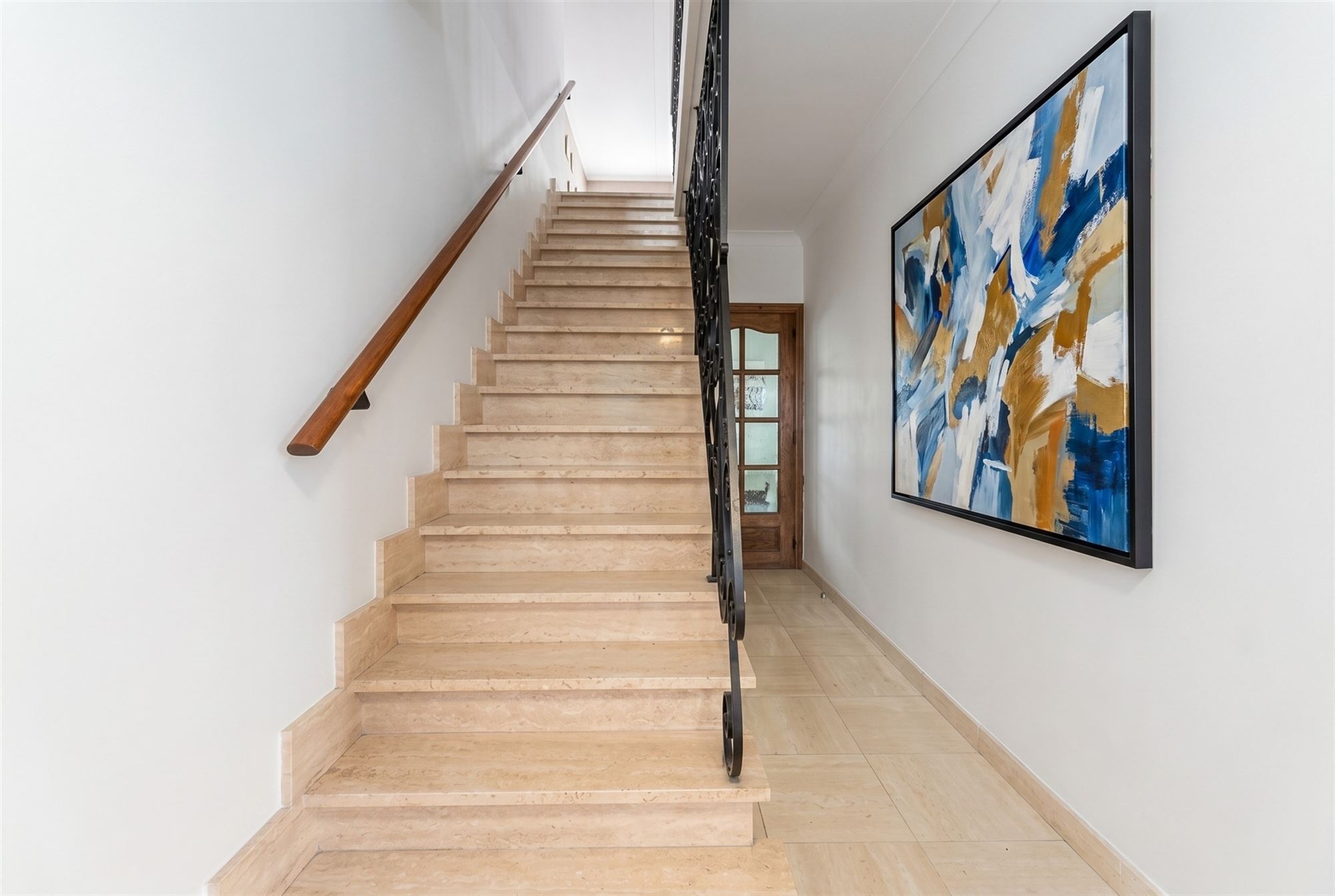 Ruime villa met 5+1 slaapkamers en kelder van 140m² - foto 4