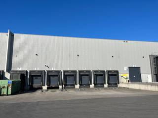 Excellent location logistics warehouse with available space between 8,800 m² and 50,000 m² with offices ranging from 90 m² to 632 m² for rent next...