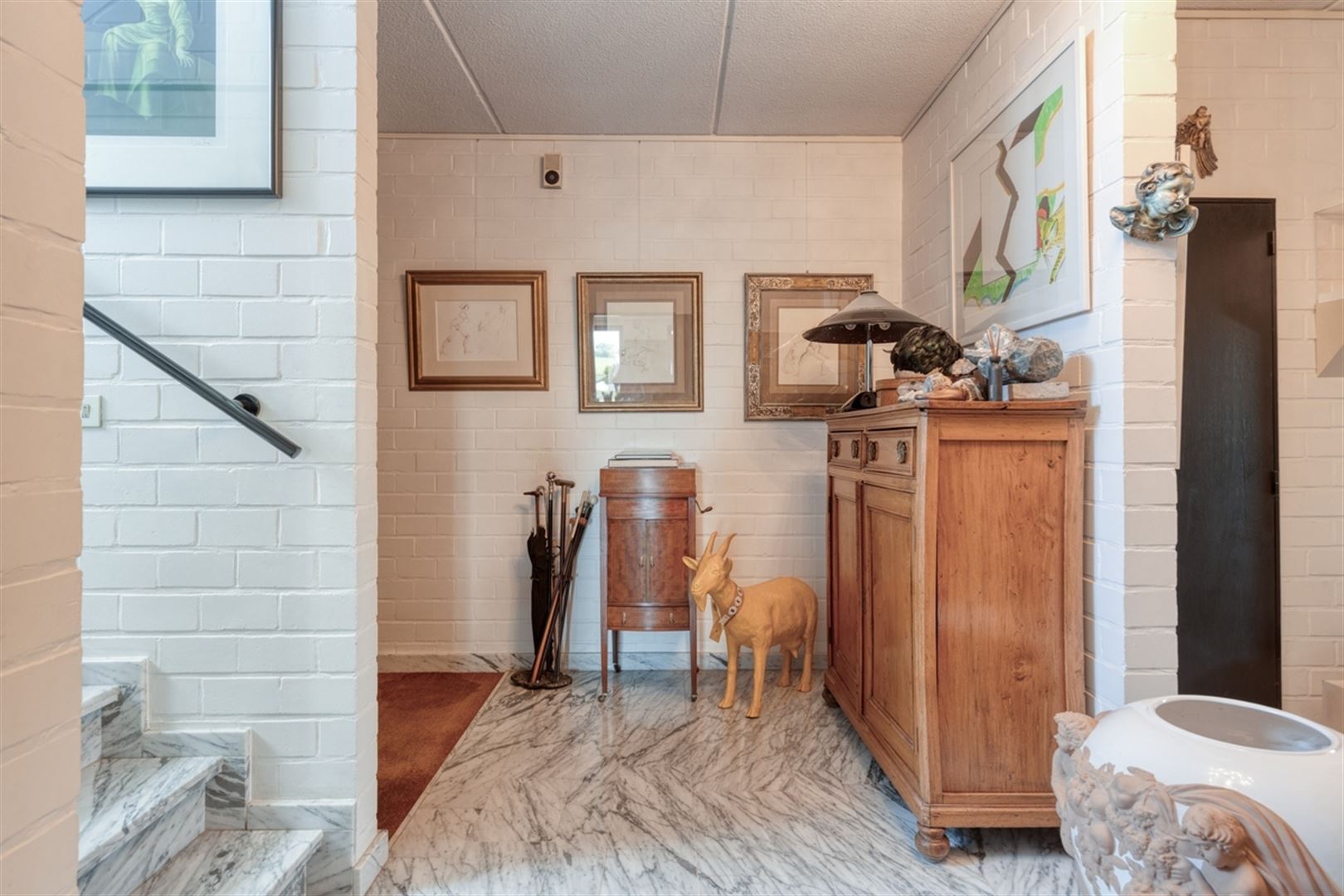 Goed onderhouden villa met prachtige tuin en adembenemende verzichten. - foto 3