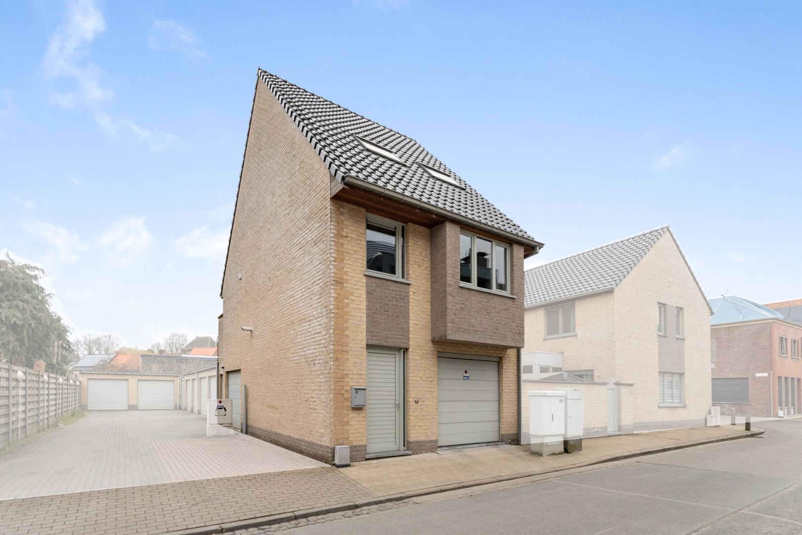 Recente bel etage woning met garage en bijkomende standplaats te Koekelare - foto 2