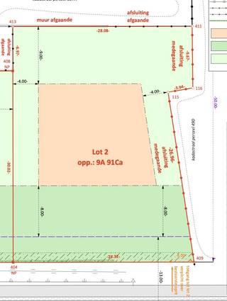 - Projectgrond voor woonst/vrije beroepen (praktijk, tandarts of dokterpraktijk, kinesist, enz.)/kantoor (geen verplichting tot woonst)<br />- Ideale ligging met vlotte verbinding: Bruggestraat 641 in Menen, lot 2<br />- Oppervlakte: 991 m² (aanpalend lot van 1291m2 kan samengebracht worden)<br />- Voorschriften verkrijgbaar (Afbeeldingen zijn simulaties van constructie)<br />- Richtprijs: € 137.500