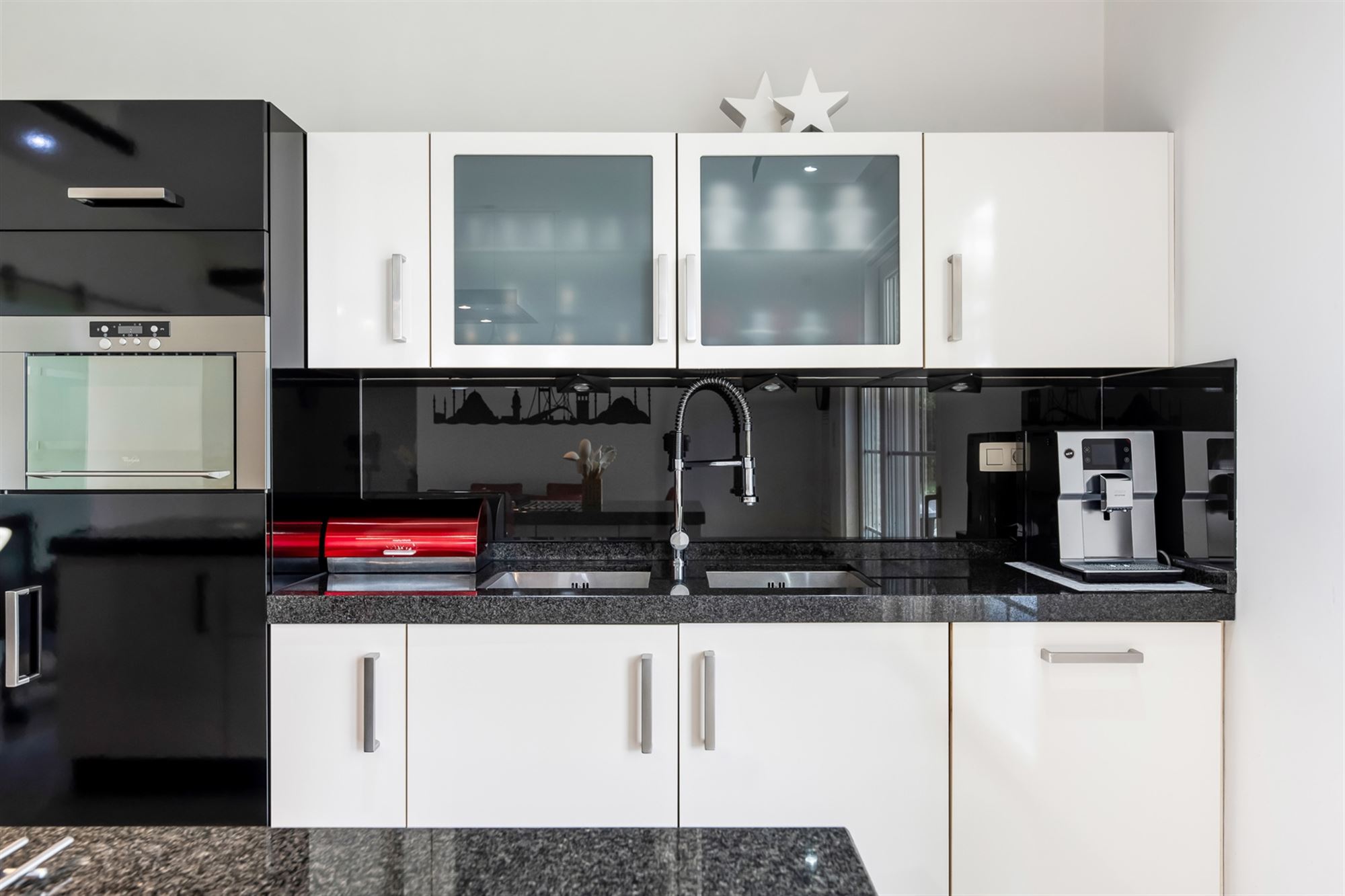 PERFECT ONDERHOUDEN EN ENERGIEZUINIGE WONING MET 4 SLAAPKAMERS UITERST RUSTIG GELEGEN TE BEVERLO - foto 4